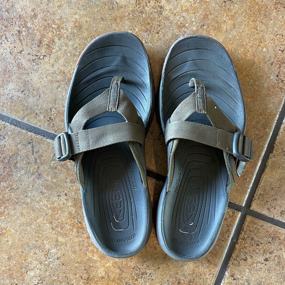 Keen men’s flip flop